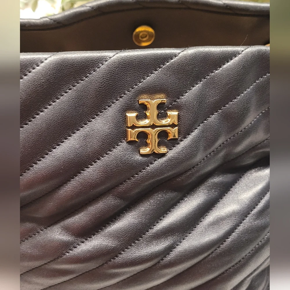 EUC Tory Burch KIRA CHEVRON TOTE Bag - Picture 2 of 11